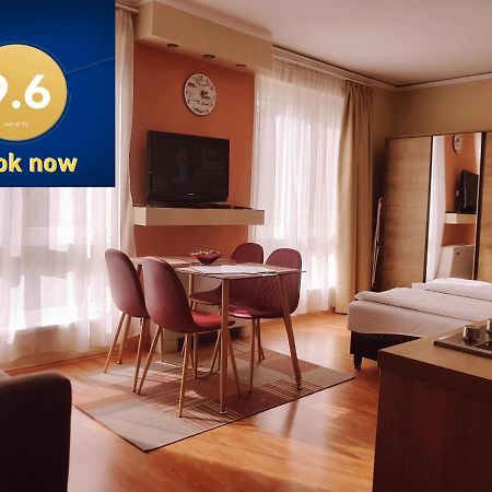 Lola Studio Apartman Hajduszoboszlo Exterior photo